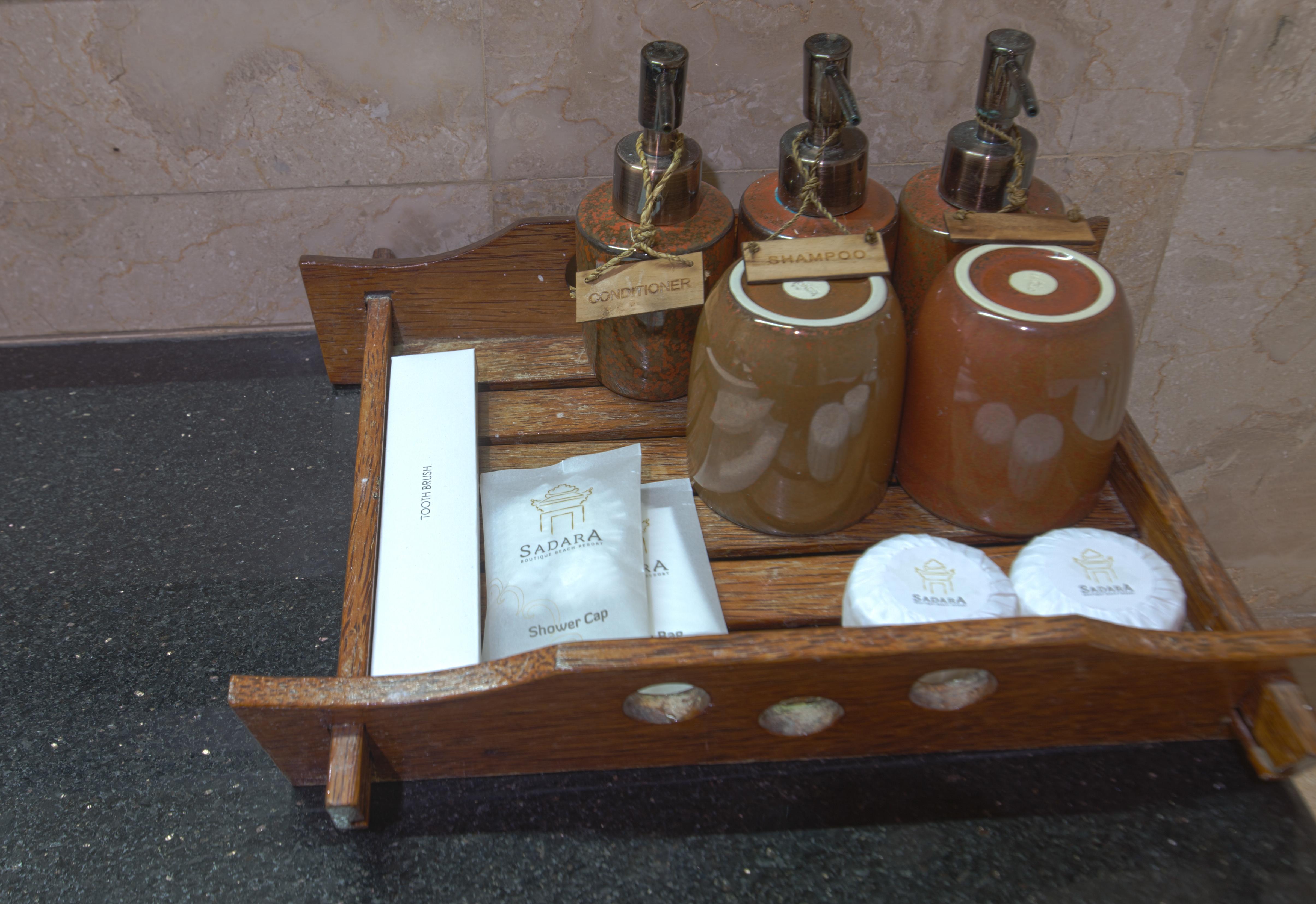 Sadara Resort Νούσα Ντούα Εξωτερικό φωτογραφία Soap and shampoo dispensers in a hotel bathroom